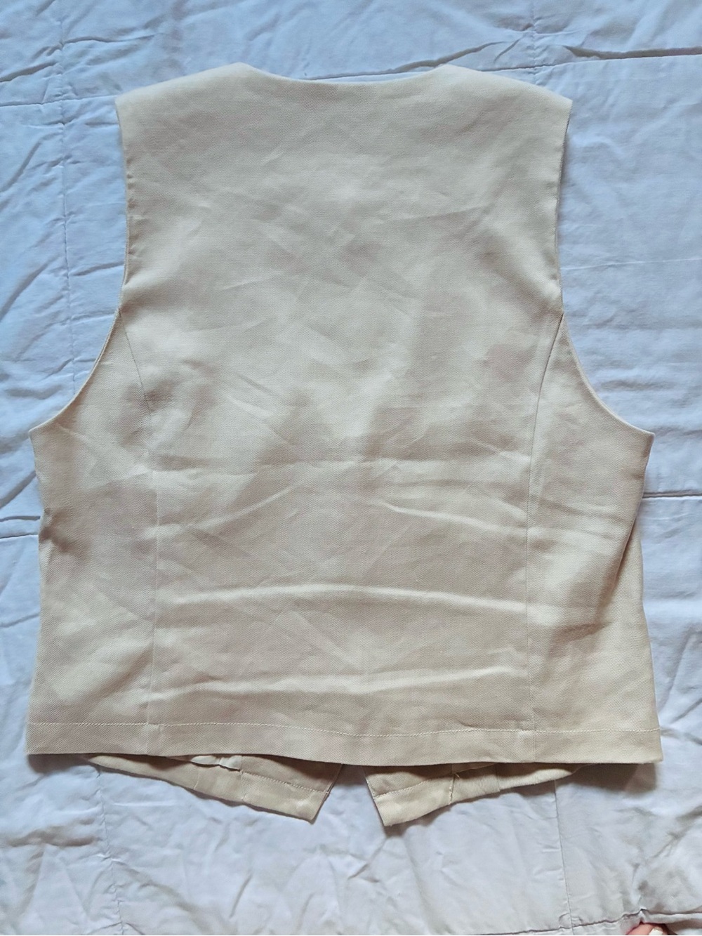 Leona European Stretch Linen Vest - Picture 9 of 12